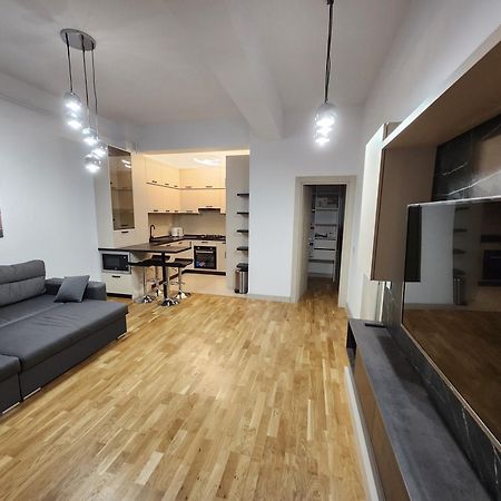 יאשי Near Airport 2 Rooms Apartments In Himson מראה חיצוני תמונה