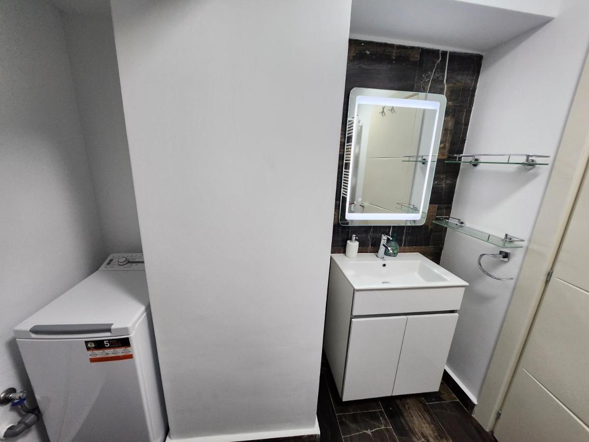יאשי Near Airport 2 Rooms Apartments In Himson מראה חיצוני תמונה