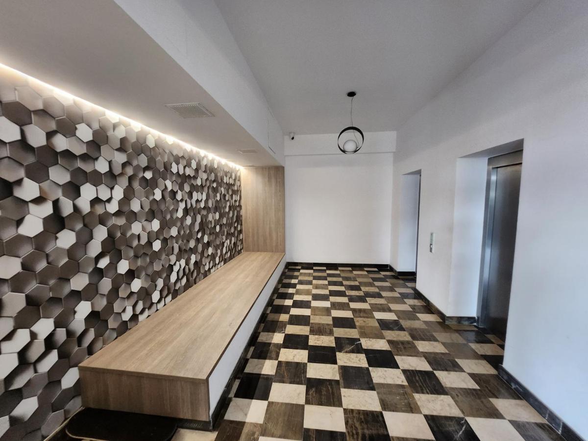 יאשי Near Airport 2 Rooms Apartments In Himson מראה חיצוני תמונה