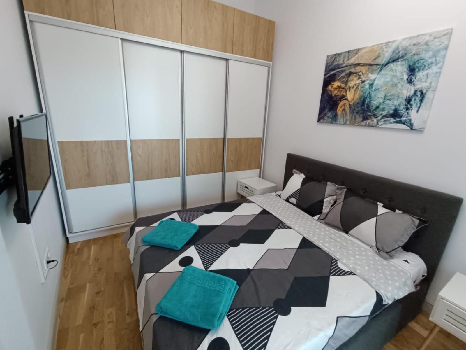 יאשי Near Airport 2 Rooms Apartments In Himson מראה חיצוני תמונה