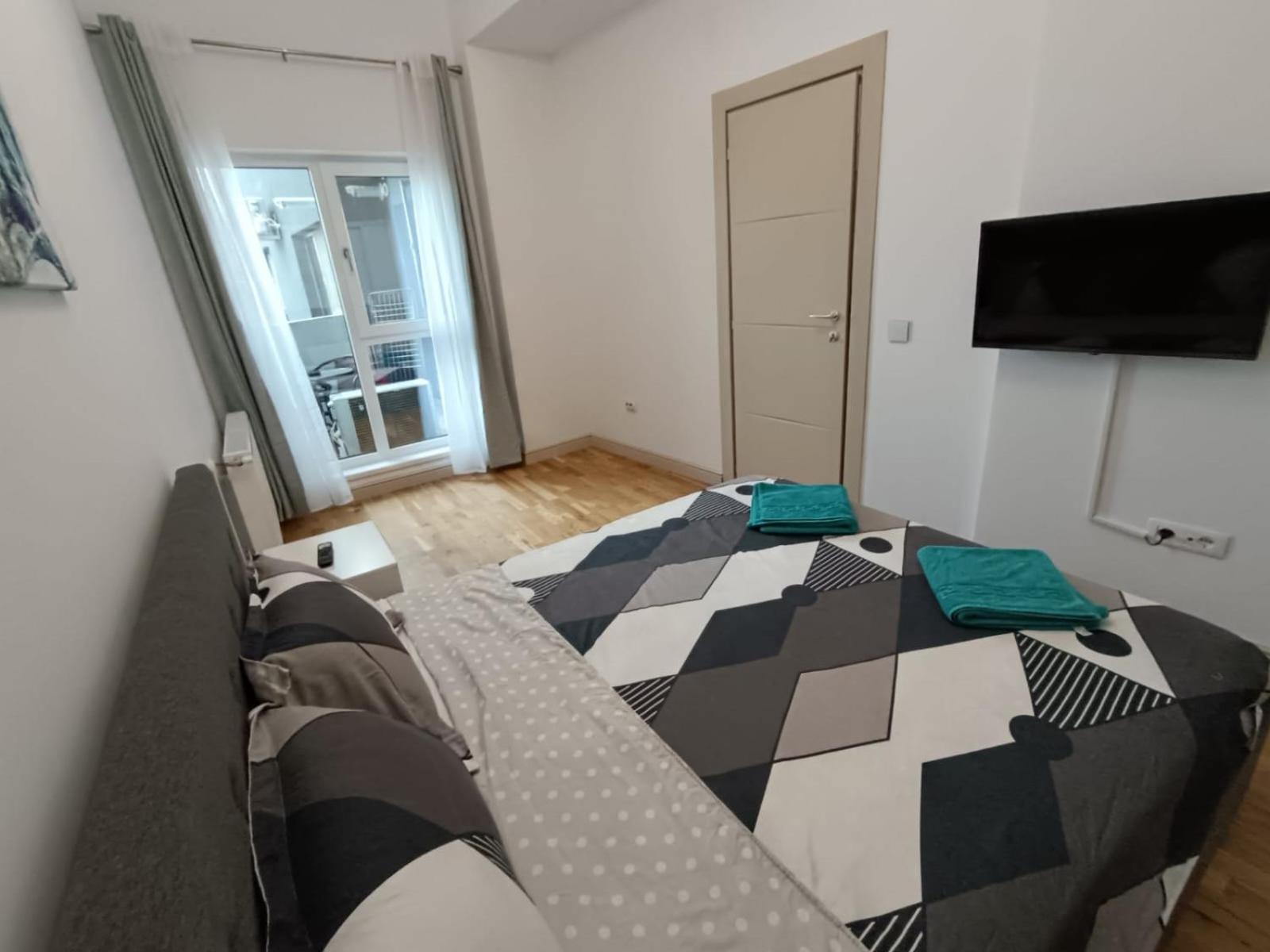 יאשי Near Airport 2 Rooms Apartments In Himson מראה חיצוני תמונה